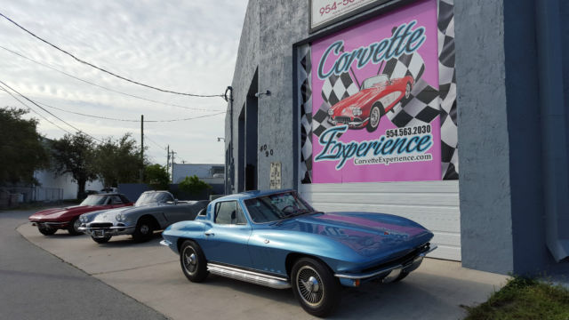 1965 Chevrolet Corvette (Blue/Blue)