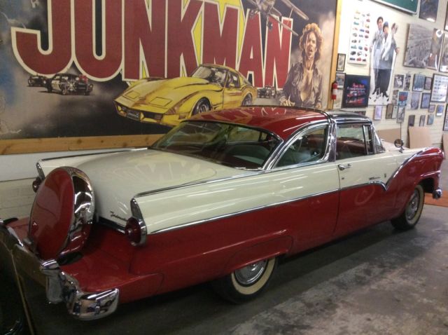 1955 Ford Crown Victoria (Red white/Red white)