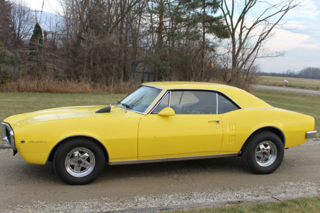 1967 Pontiac Firebird (Yellow/Black)