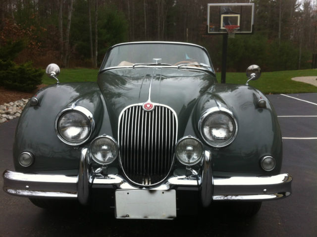 1958 Jaguar XK (SHERWOOD GREEN/SAGE GREEN)