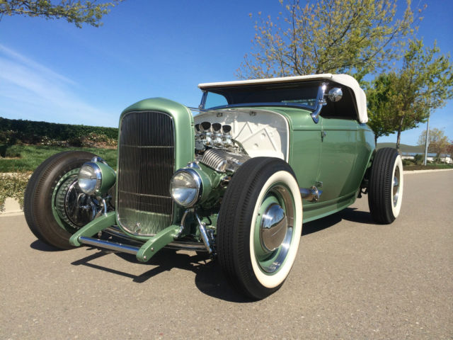 1932 Ford Model A (Green/White)