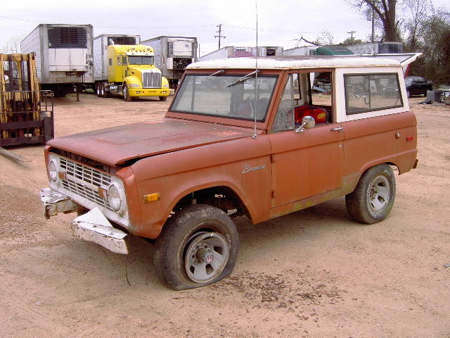 1975 Ford Bronco (Brown/Brown)