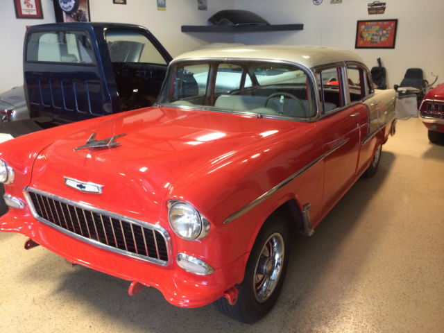 1955 Chevrolet Bel Air/150/210 (Red/Red)