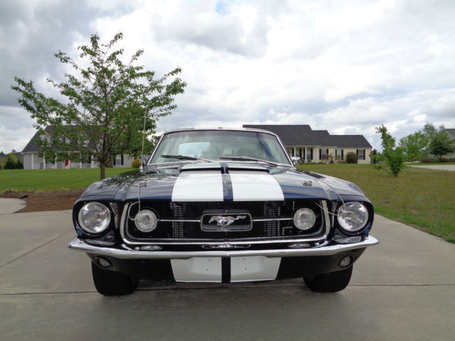 1967 Ford Mustang (Blue/White)