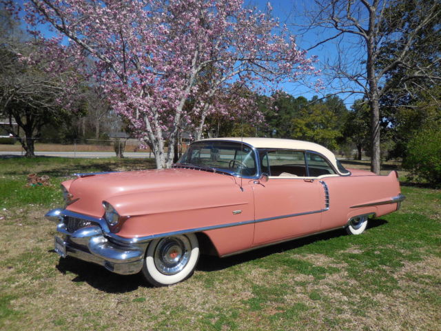 1956 Cadillac DeVille (Rose/Tan)