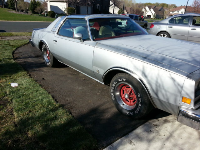 1976 Buick Century (Silver/Red)