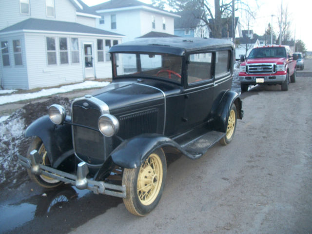 1931 Ford Model A (Black/Brown)