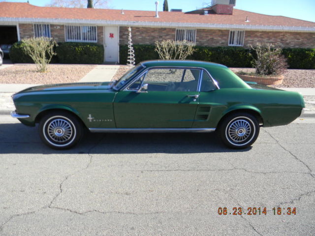 1967 Ford Mustang (Dark Green/Lighter Green / Teal)