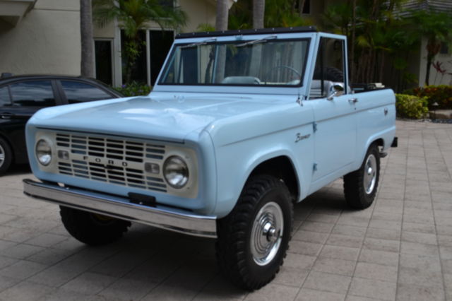 1966 Ford Bronco (Arcadian Blue/Silver/ Gray)