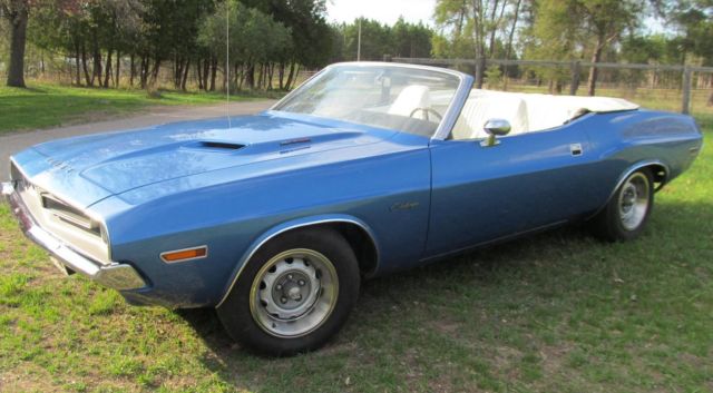 1971 Dodge Challenger (B5 BLUE/White)