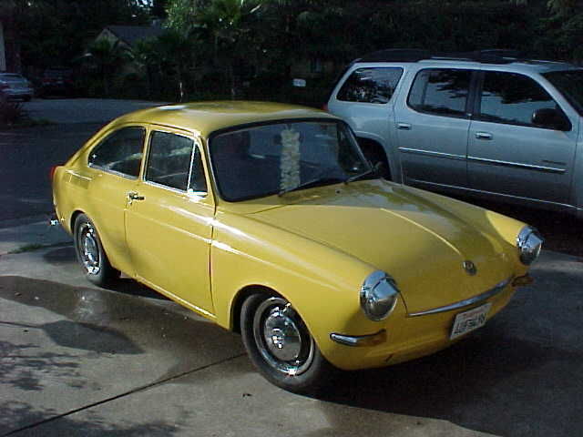 1966 Volkswagen Type III (Yellow/Gray)