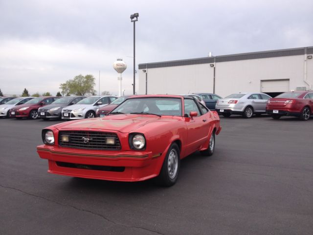 1978 Ford Mustang (Red/Black)