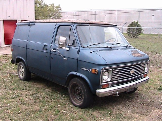1975 Chevrolet G20 Van (Blue/Blue)
