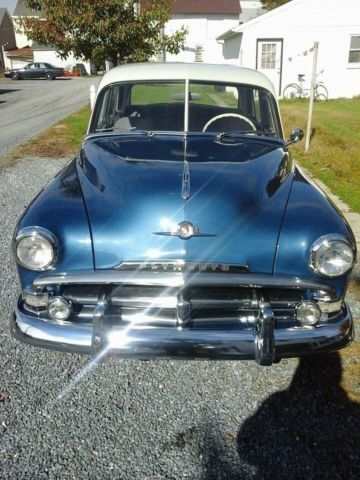 1952 Plymouth Cambridge (Belmont Blue with Dawn Grey Top/Grey/white)