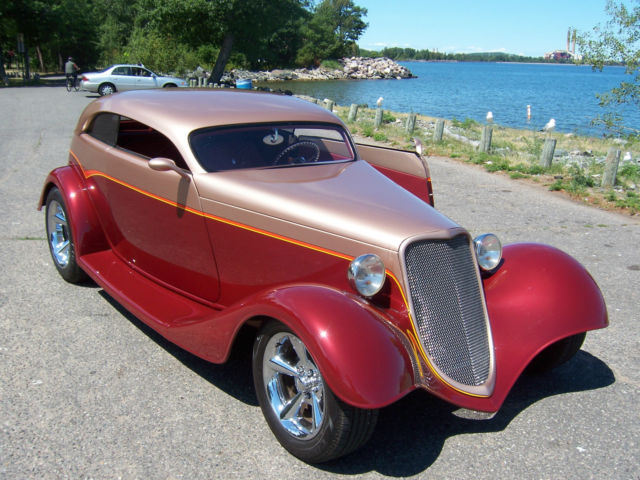 1934 Ford VICKY SPEEDSTAR (MAROON/CHAMPAGNE/MAROON)