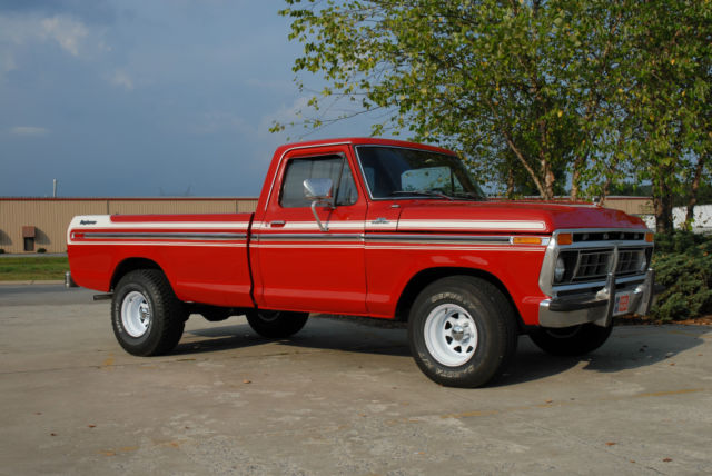 1977 Ford F-150 (Red/Red)