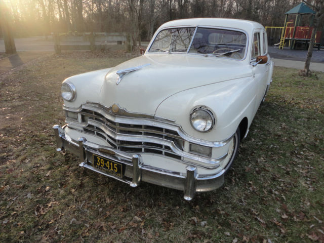 1949 Chrysler Royal (White/Red)