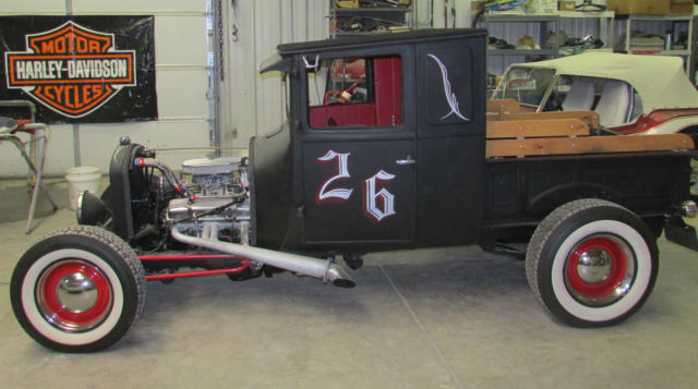 1926 Ford Model T (Black/Red)