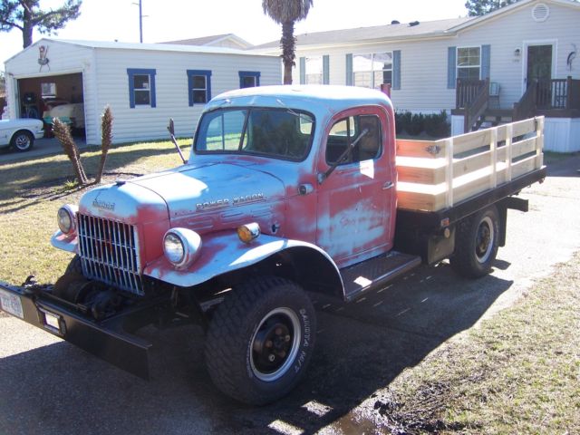 1955 Dodge Power Wagon (Red / Blue/Blue)