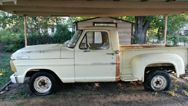 1967 Ford F-100 (Yellow/Red)