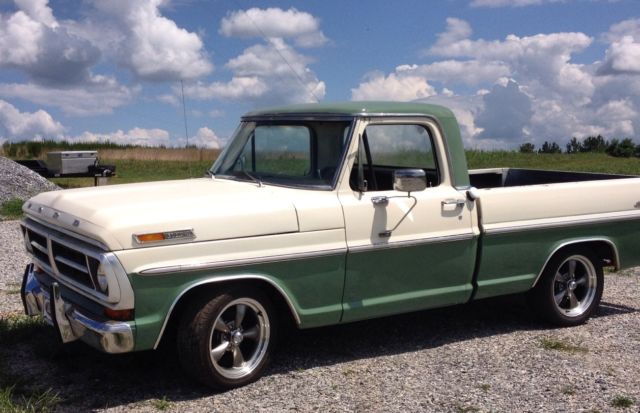1971 Ford F-100 (Boxwood Green and Wimbledon White/green and black)