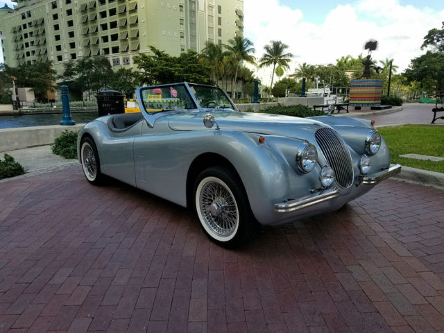 1952 Jaguar XK (Gray/Gray)