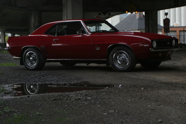 1969 Chevrolet Camaro (Red/Black)