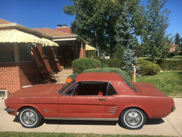 1966 Ford Mustang (red/red)