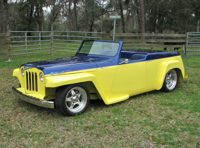 1948 Willys Jeepster (Yellow/Blue)