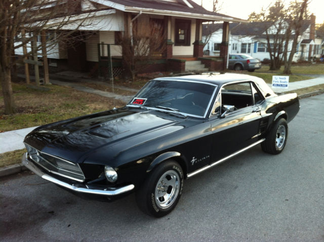 1967 Ford Mustang (Black/Black)