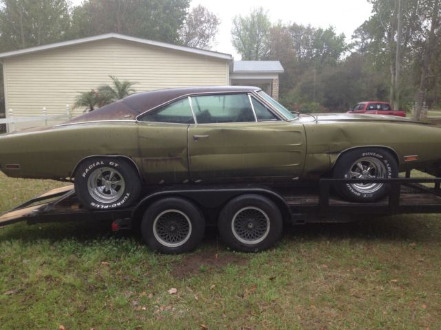 1970 Dodge Charger (MATALIC GREEN/FOREST GREEN LEATHER)