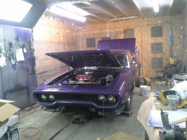 1971 Plymouth Road Runner (plum crazy purple/Black ,,orginal to car year)