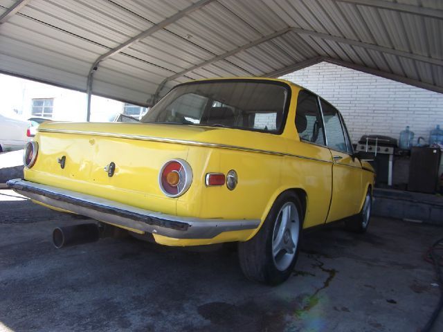 1973 BMW 2002 (Yellow/Black/Chrome)