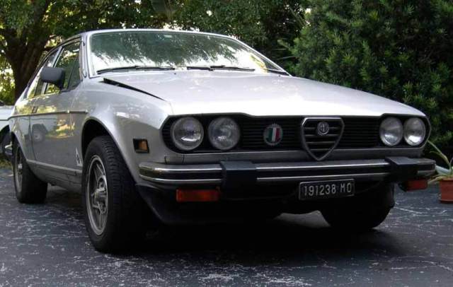 1978 Alfa Romeo Alfetta GT (Silver/Black)