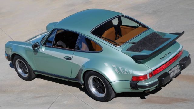 http://www.classiccarsseller.com/media/uploads/cars/2015/4/8/1976-porsche-930-ice-green-metalliccinnamon/1.jpg