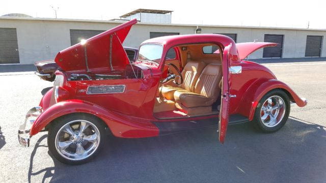 1934 Ford 3 Window (Red/all leather/ trunk all leather)
