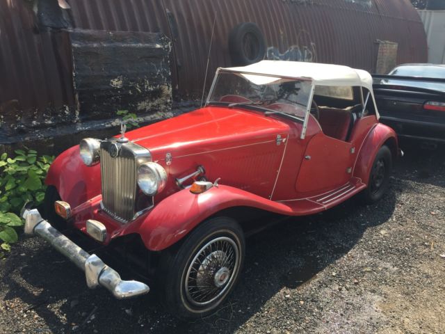 1952 MG T-Series (Red/Red)