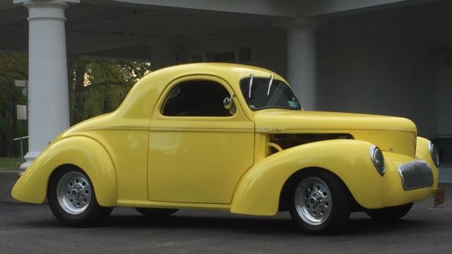 1941 Willys 2 Door Coupe (Yellow/Gray)