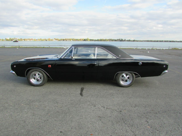 1968 Dodge Dart (Black/White)