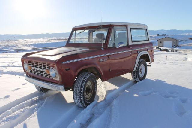 1972 Ford Bronco (Red/White)