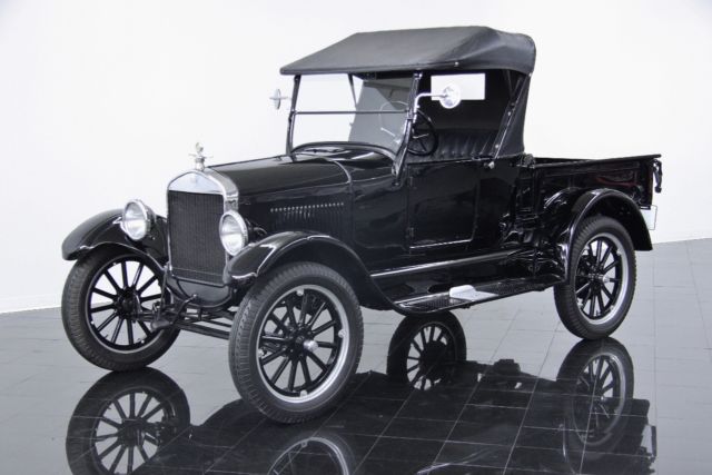 1927 Ford Model T (Black/Black)