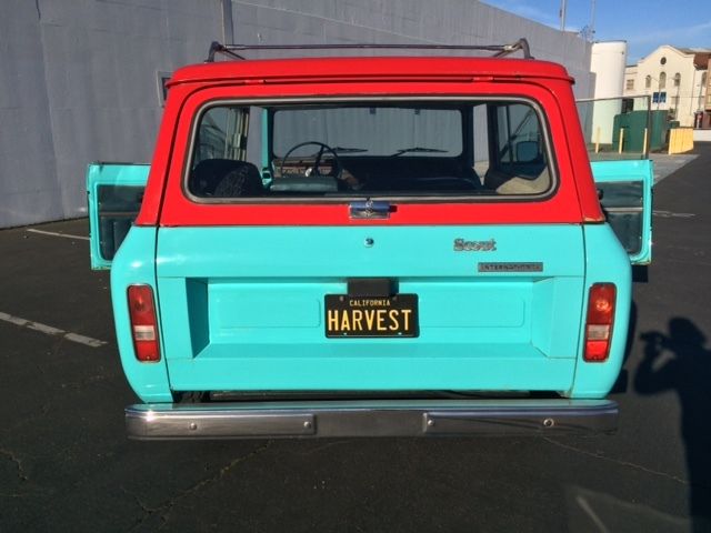 1976 International Harvester Scout (Turquoise/Wedgwood Blue & Brown)