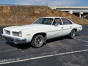 1975 Pontiac Grand Lemans (White/--)