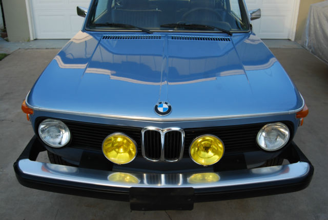 1974 BMW 2002 (FJORD BLUE/NAVY)
