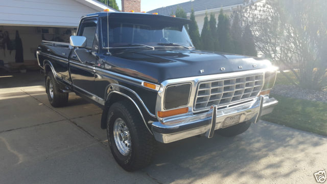 1978 Ford F-250 (Black/Red)