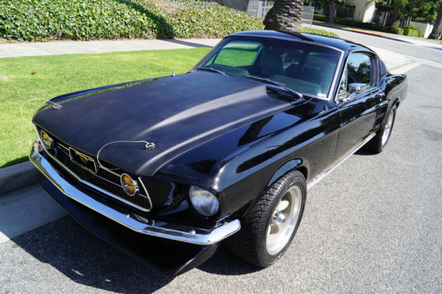 1967 Ford Mustang (Black/Gray)