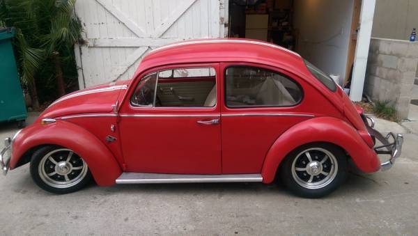 1966 Volkswagen Beetle - Classic (Red/Cream)