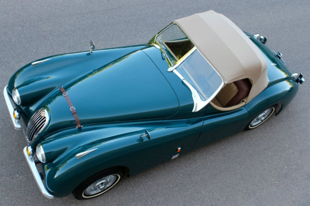 1952 Replica/Kit Makes Jaguar XK 120 (Green/Tan & Brown)