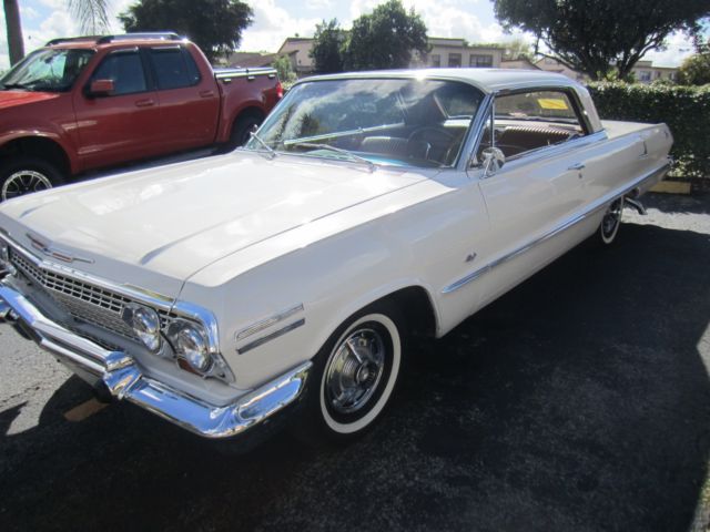 1963 Chevrolet Impala (White/Brown)