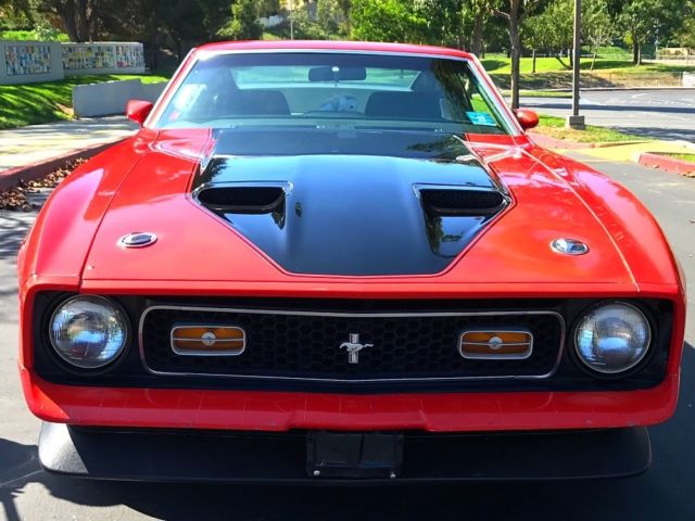 1972 Ford Mustang Mach 1 (Red/Black)